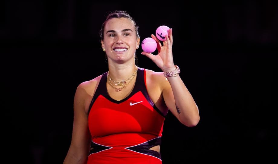 [图]WTA年终总决赛：萨巴伦卡2-0治服高芙