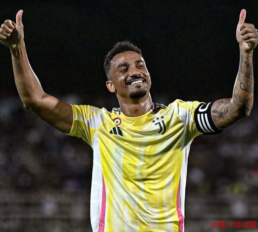 官方:尤文图斯与达尼洛提前终止合同 官方:尤文图斯与达尼洛提前终止合同