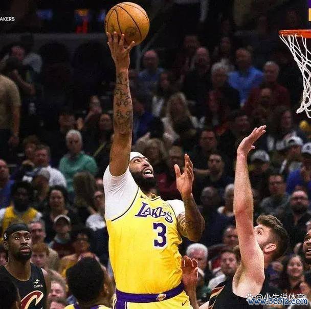 詹姆斯26分助布朗尼首得分 骑士大胜湖人豪取5连胜