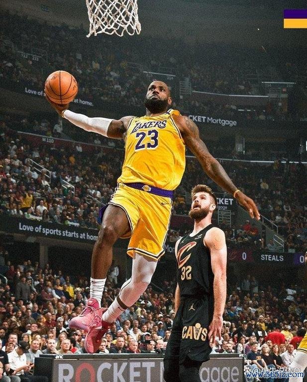 詹姆斯26分助布朗尼首得分 骑士大胜湖人豪取5连胜