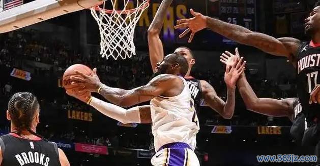 詹姆斯29+8里夫斯38分 湖人无浓眉仍险胜篮网
