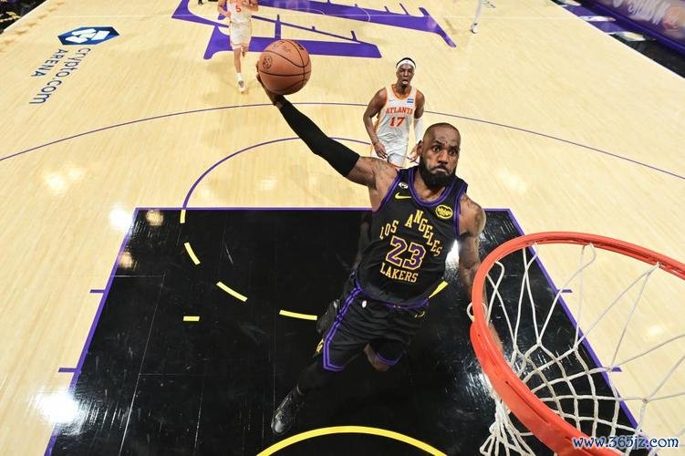 詹姆斯31+9+10力压东契奇27+12，湖人主场狂胜老鹰