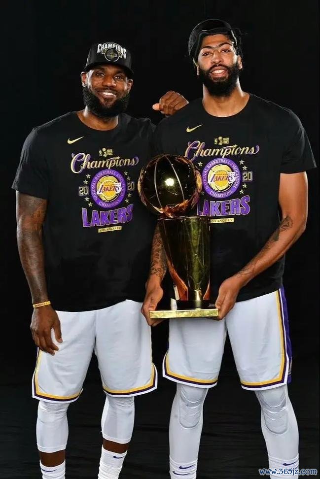 詹姆斯32+14+10浓眉31+9 湖人击败国王豪取三连胜