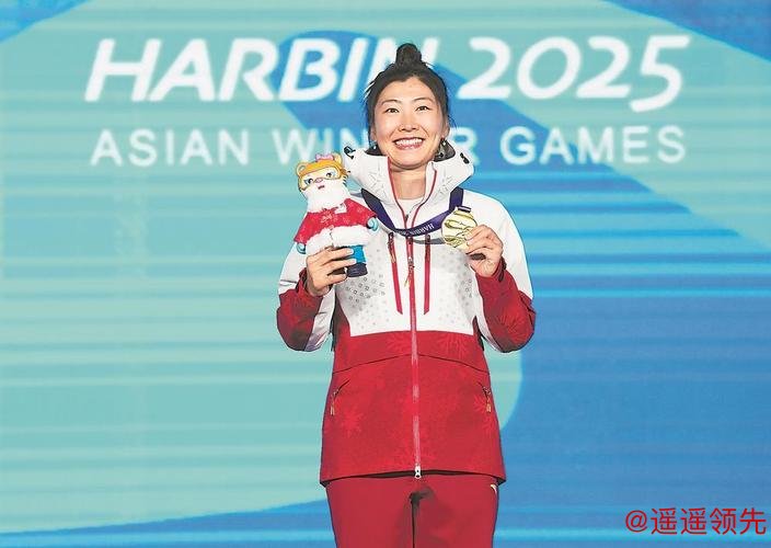 自由式滑雪空中技巧世界杯 李心鹏夺冠徐梦桃收获赛季总冠军